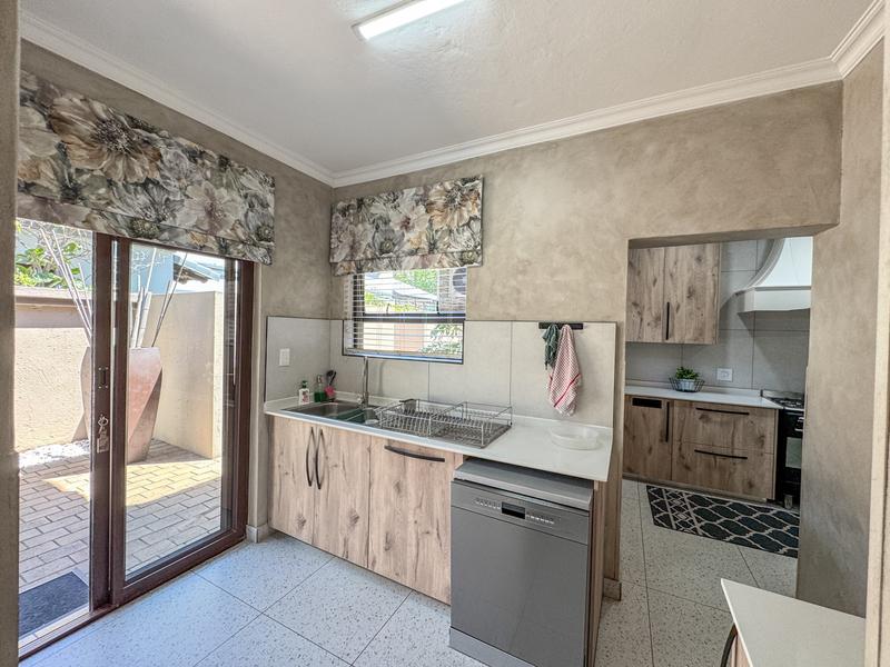 5 Bedroom Property for Sale in Midstream Estate Gauteng