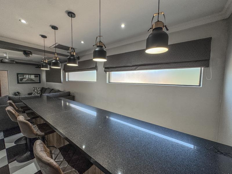 5 Bedroom Property for Sale in Midstream Estate Gauteng