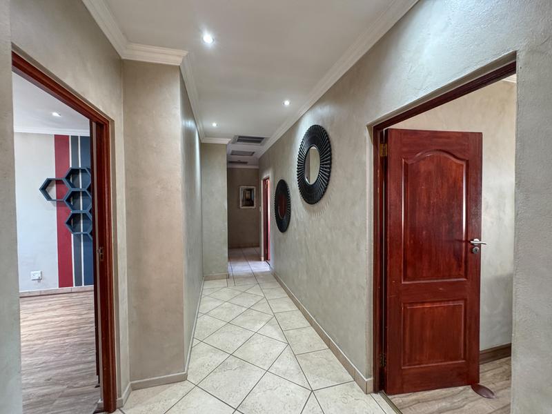 5 Bedroom Property for Sale in Midstream Estate Gauteng