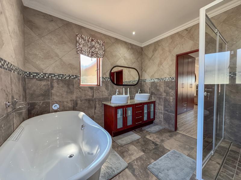 5 Bedroom Property for Sale in Midstream Estate Gauteng
