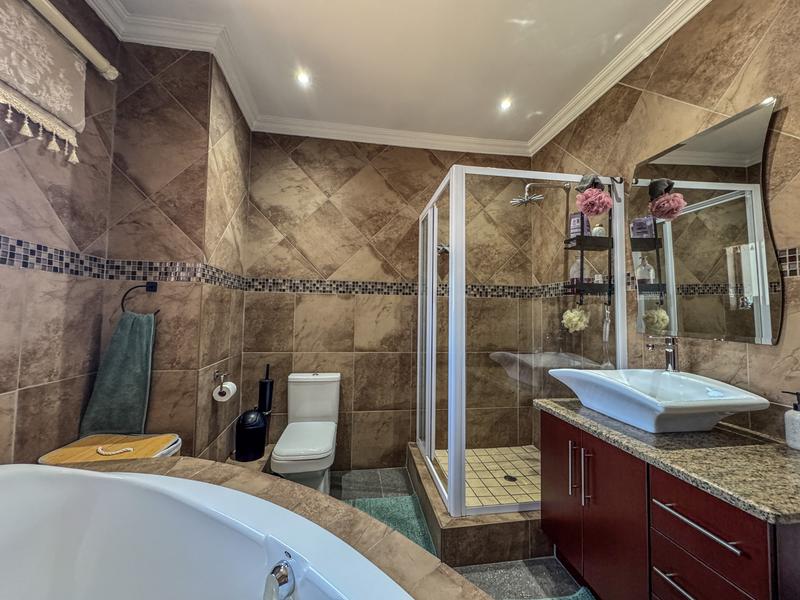 5 Bedroom Property for Sale in Midstream Estate Gauteng