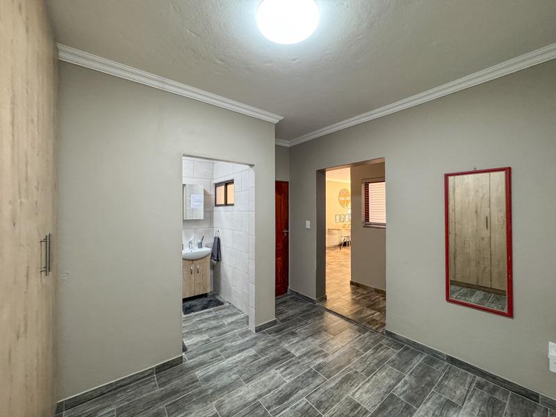 5 Bedroom Property for Sale in Midstream Estate Gauteng