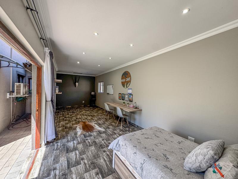 5 Bedroom Property for Sale in Midstream Estate Gauteng