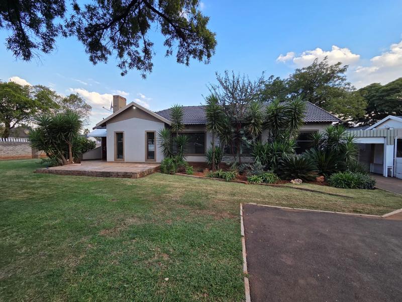To Let 5 Bedroom Property for Rent in Elspark Gauteng