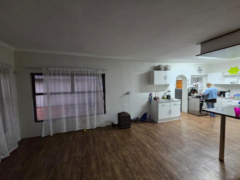 To Let 5 Bedroom Property for Rent in Elspark Gauteng