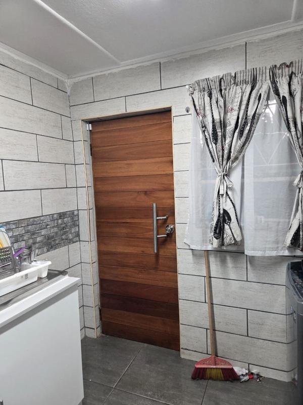 To Let 5 Bedroom Property for Rent in Elspark Gauteng