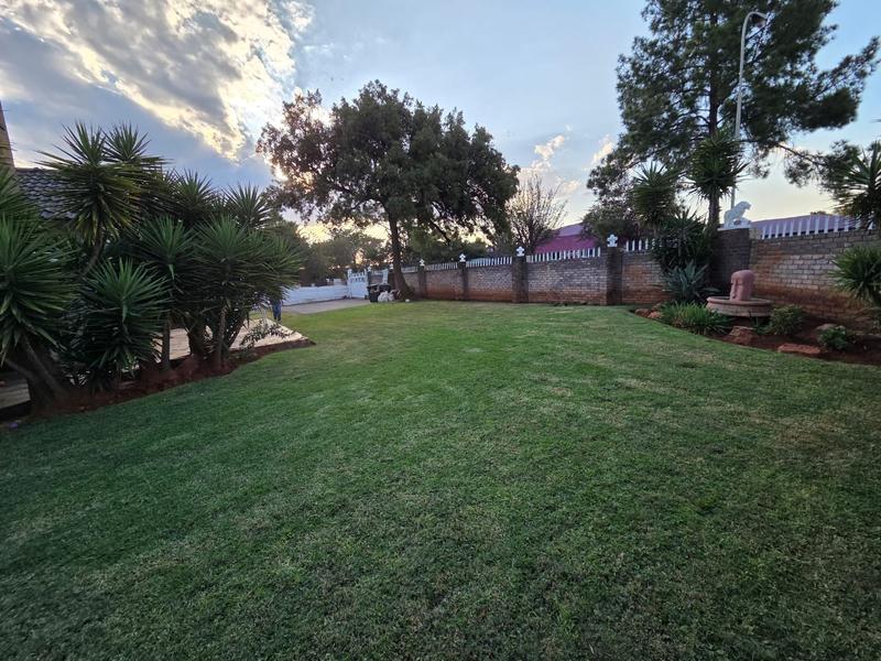 To Let 5 Bedroom Property for Rent in Elspark Gauteng