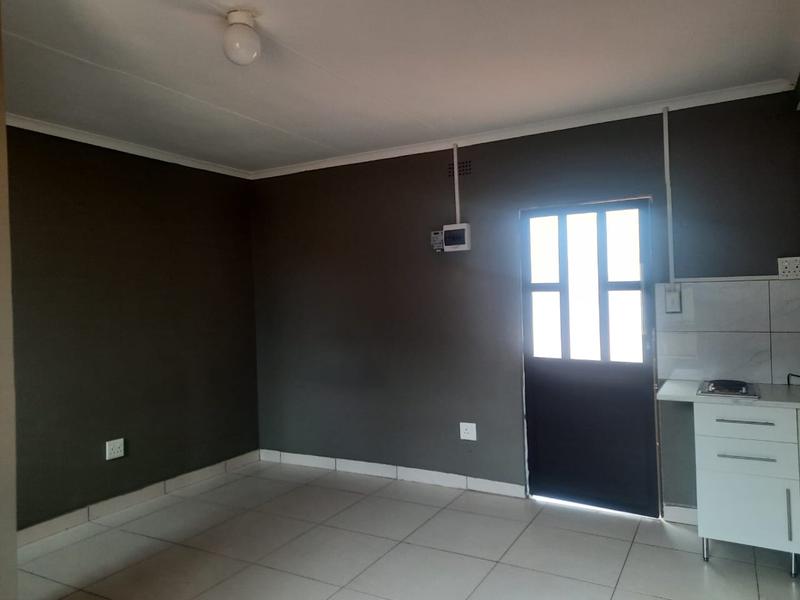 To Let 1 Bedroom Property for Rent in Birch Acres Gauteng