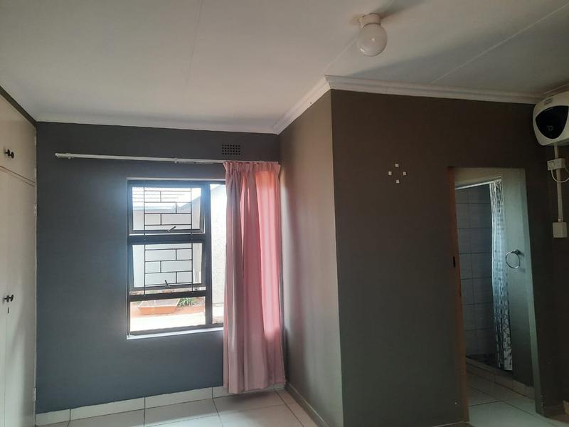 To Let 1 Bedroom Property for Rent in Birch Acres Gauteng