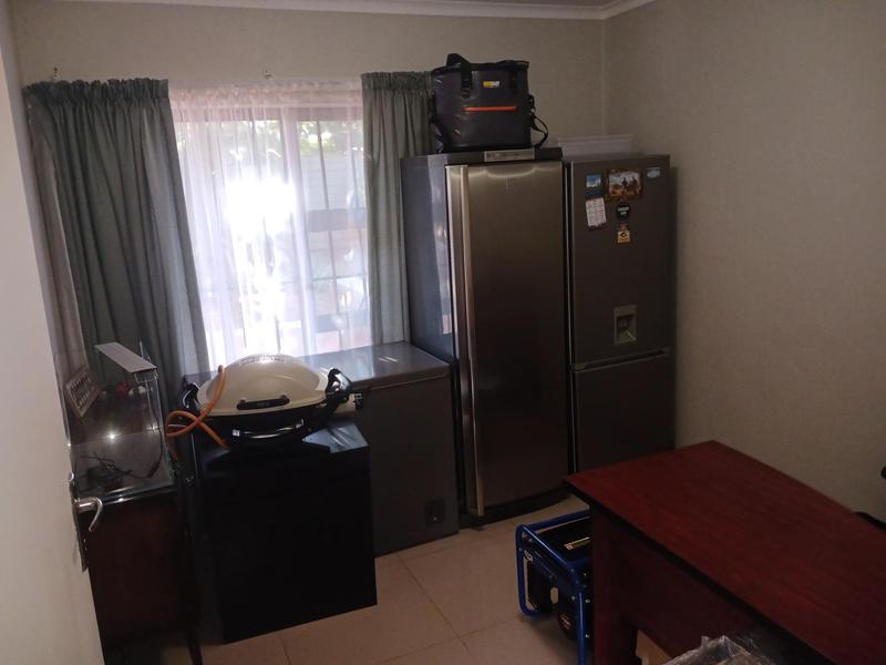 To Let 4 Bedroom Property for Rent in Weltevreden Park Gauteng