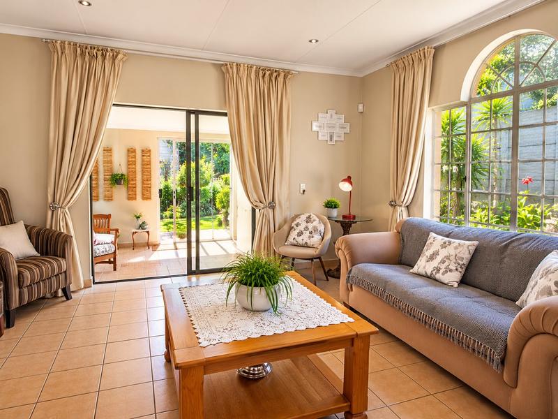 To Let 2 Bedroom Property for Rent in Fairland Gauteng