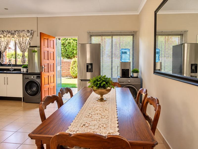 To Let 2 Bedroom Property for Rent in Fairland Gauteng