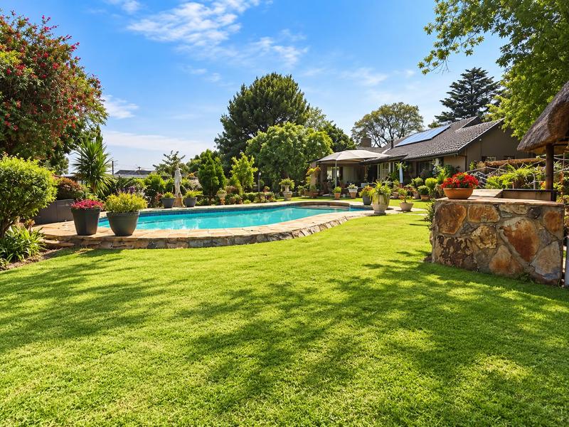 To Let 2 Bedroom Property for Rent in Fairland Gauteng