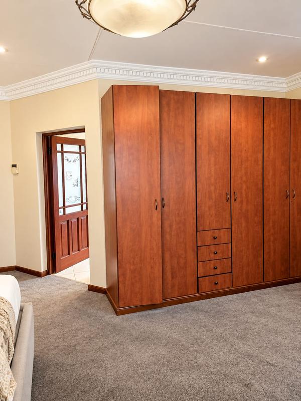 4 Bedroom Property for Sale in Faerie Glen Gauteng
