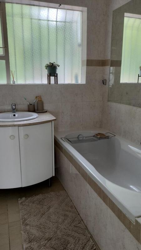 3 Bedroom Property for Sale in Glenvista Gauteng