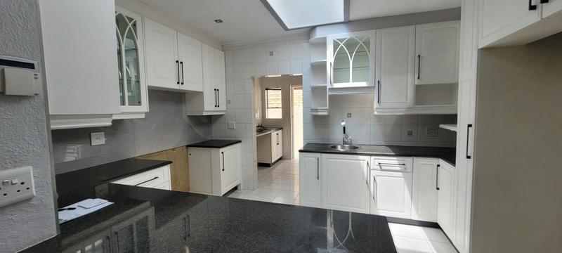 5 Bedroom Property for Sale in New Redruth Gauteng