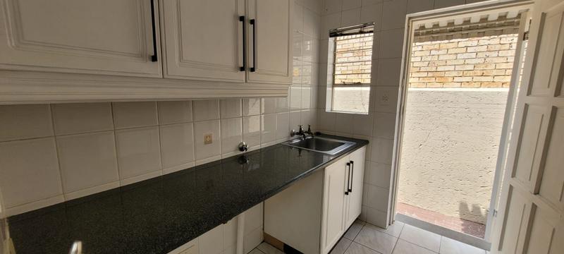 5 Bedroom Property for Sale in New Redruth Gauteng