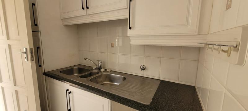5 Bedroom Property for Sale in New Redruth Gauteng