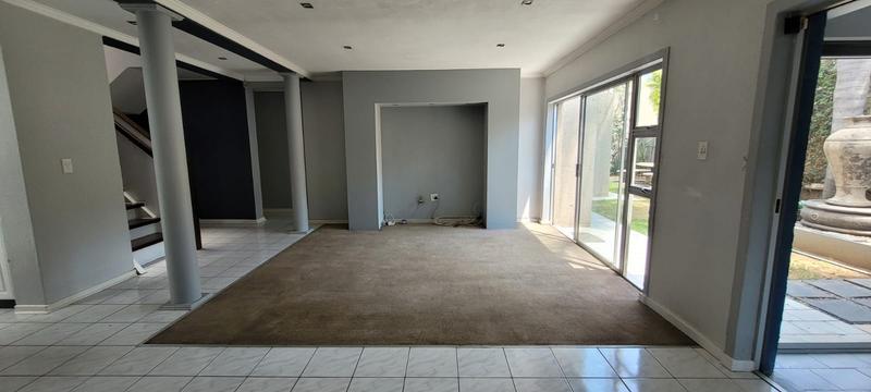 5 Bedroom Property for Sale in New Redruth Gauteng