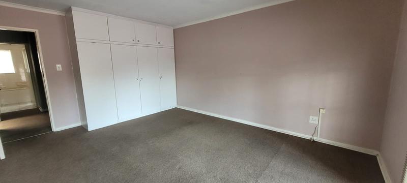 5 Bedroom Property for Sale in New Redruth Gauteng