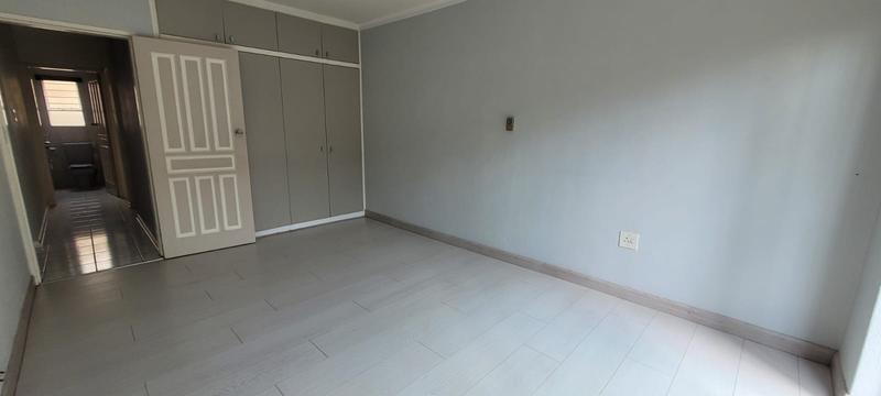 5 Bedroom Property for Sale in New Redruth Gauteng