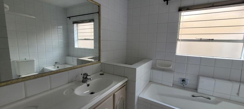 5 Bedroom Property for Sale in New Redruth Gauteng