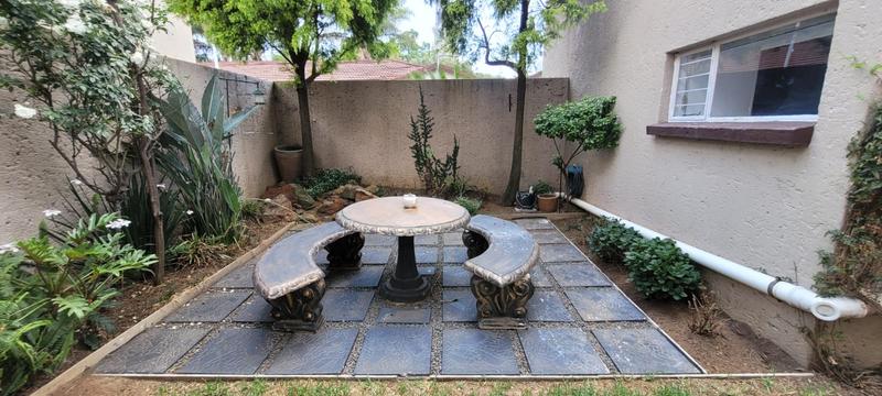 5 Bedroom Property for Sale in New Redruth Gauteng