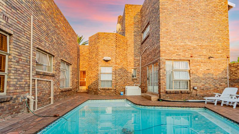 4 Bedroom Property for Sale in Verwoerdpark Gauteng