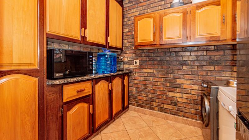 4 Bedroom Property for Sale in Verwoerdpark Gauteng