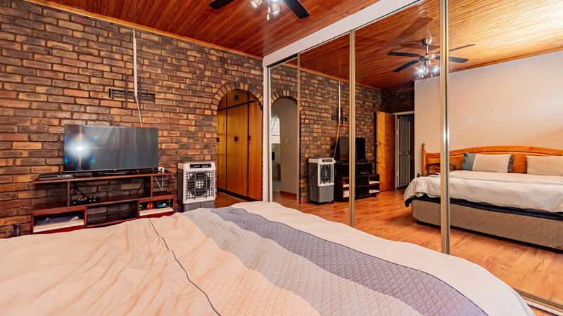 4 Bedroom Property for Sale in Verwoerdpark Gauteng
