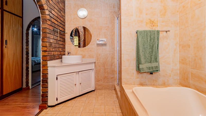 4 Bedroom Property for Sale in Verwoerdpark Gauteng