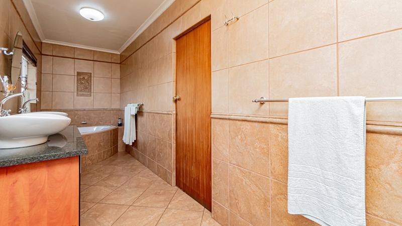 4 Bedroom Property for Sale in Verwoerdpark Gauteng