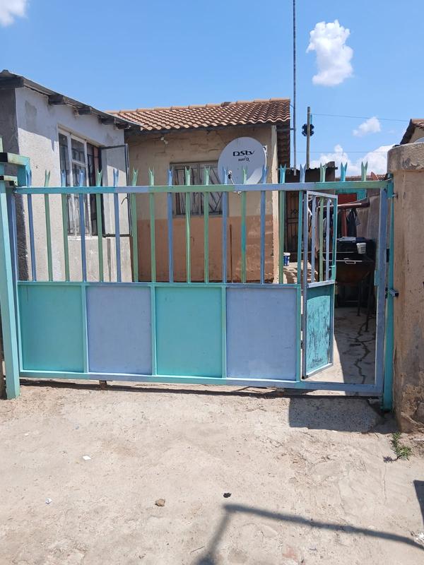 7 Bedroom Property for Sale in Olievenhoutbosch Gauteng