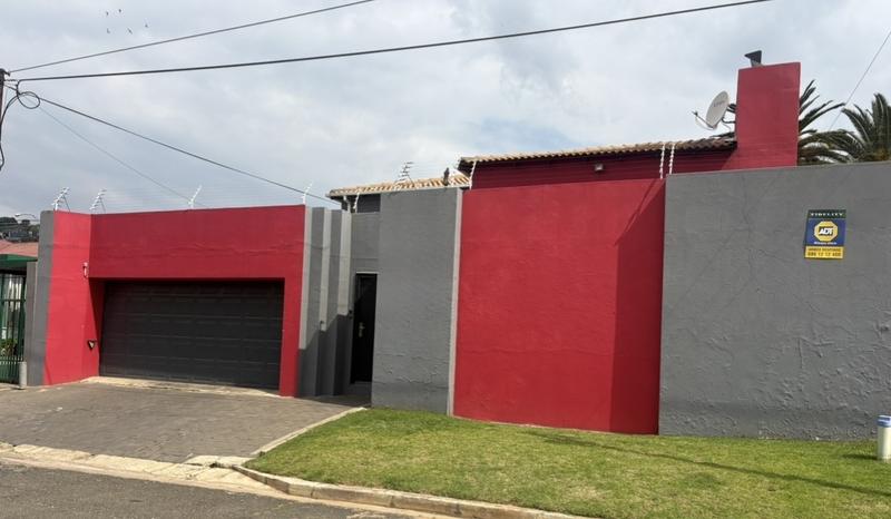 To Let 4 Bedroom Property for Rent in Orange Grove Gauteng
