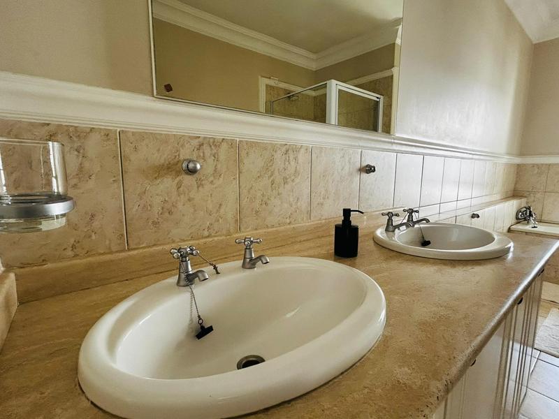 5 Bedroom Property for Sale in Bryanston Gauteng