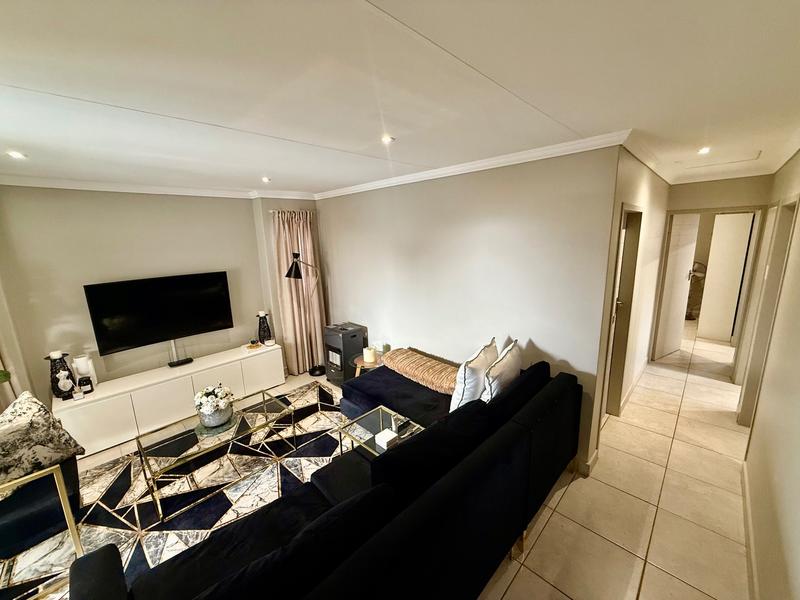 To Let 3 Bedroom Property for Rent in Lion Pride Gauteng