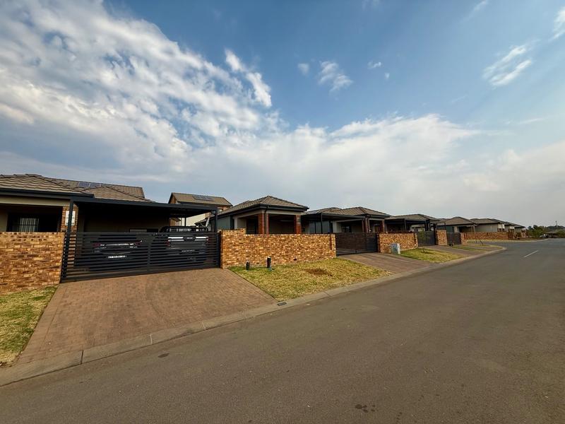 To Let 3 Bedroom Property for Rent in Lion Pride Gauteng
