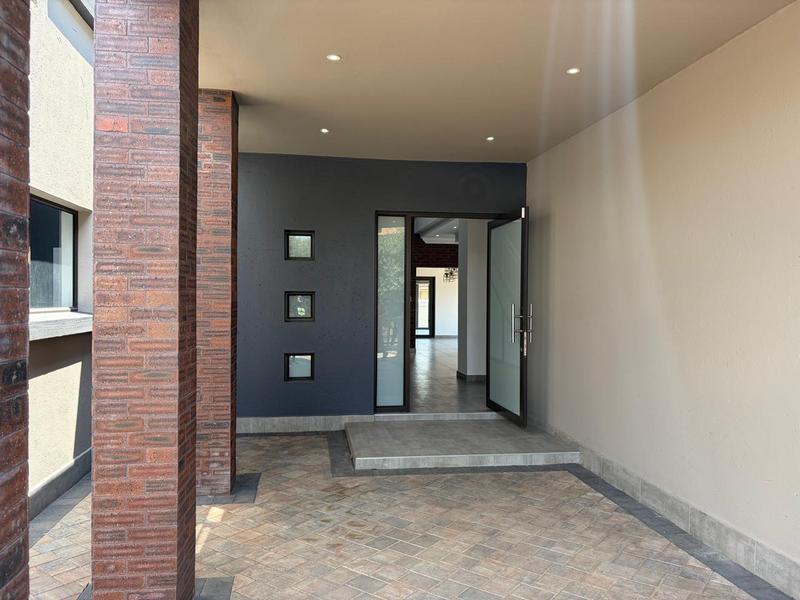 6 Bedroom Property for Sale in Zambezi Country Estate Gauteng