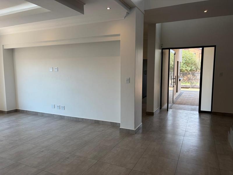 6 Bedroom Property for Sale in Zambezi Country Estate Gauteng