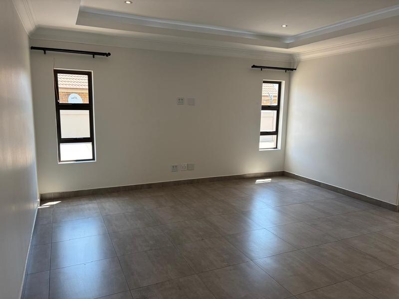 6 Bedroom Property for Sale in Zambezi Country Estate Gauteng