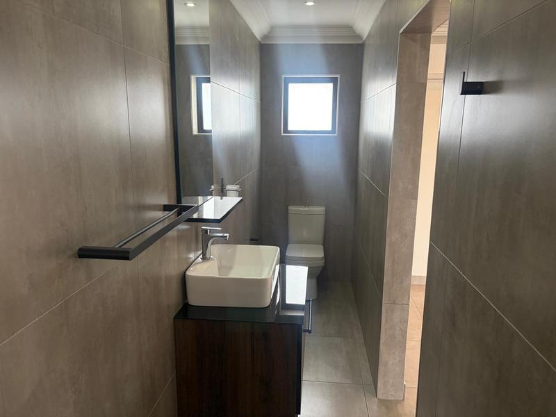 6 Bedroom Property for Sale in Zambezi Country Estate Gauteng