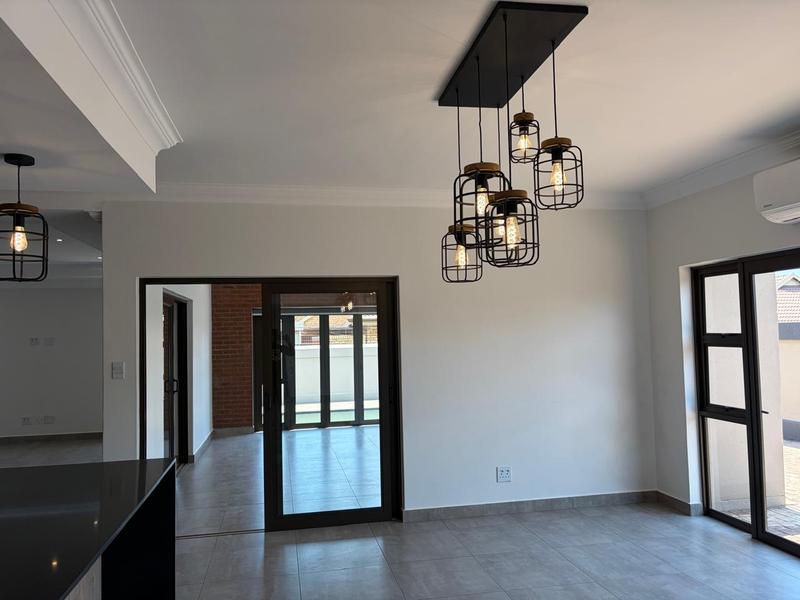 6 Bedroom Property for Sale in Zambezi Country Estate Gauteng