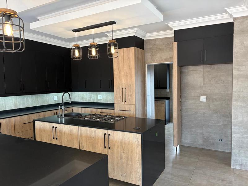 6 Bedroom Property for Sale in Zambezi Country Estate Gauteng