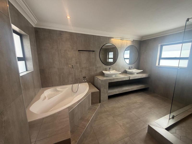 6 Bedroom Property for Sale in Zambezi Country Estate Gauteng