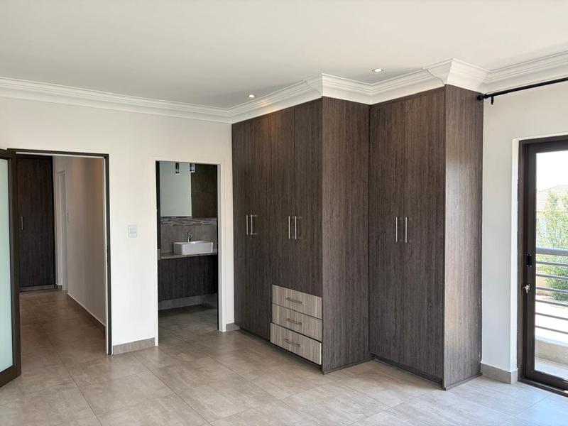 6 Bedroom Property for Sale in Zambezi Country Estate Gauteng