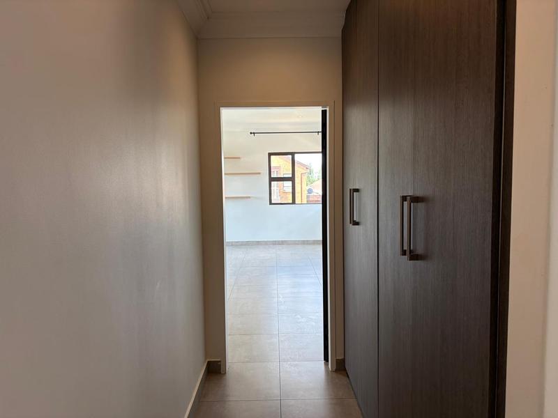 6 Bedroom Property for Sale in Zambezi Country Estate Gauteng
