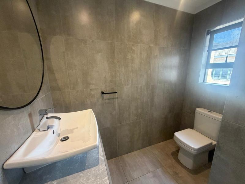 6 Bedroom Property for Sale in Zambezi Country Estate Gauteng