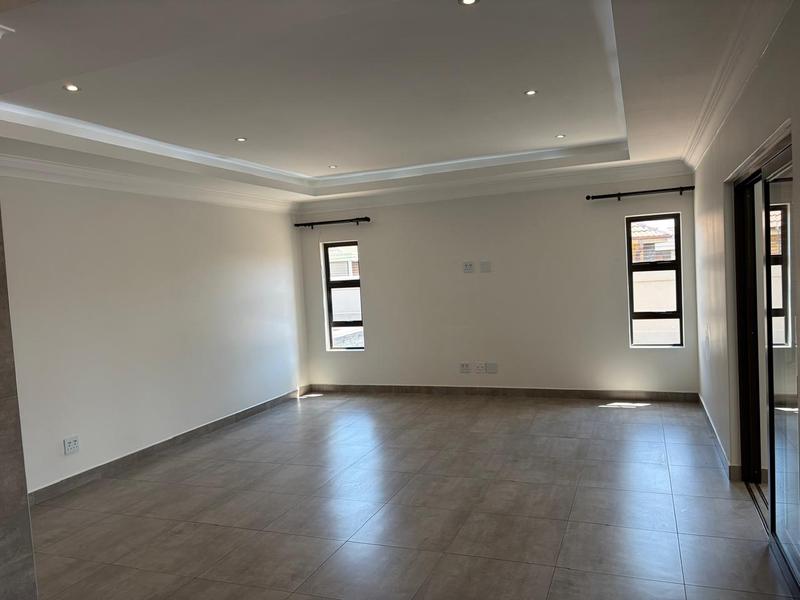 6 Bedroom Property for Sale in Zambezi Country Estate Gauteng