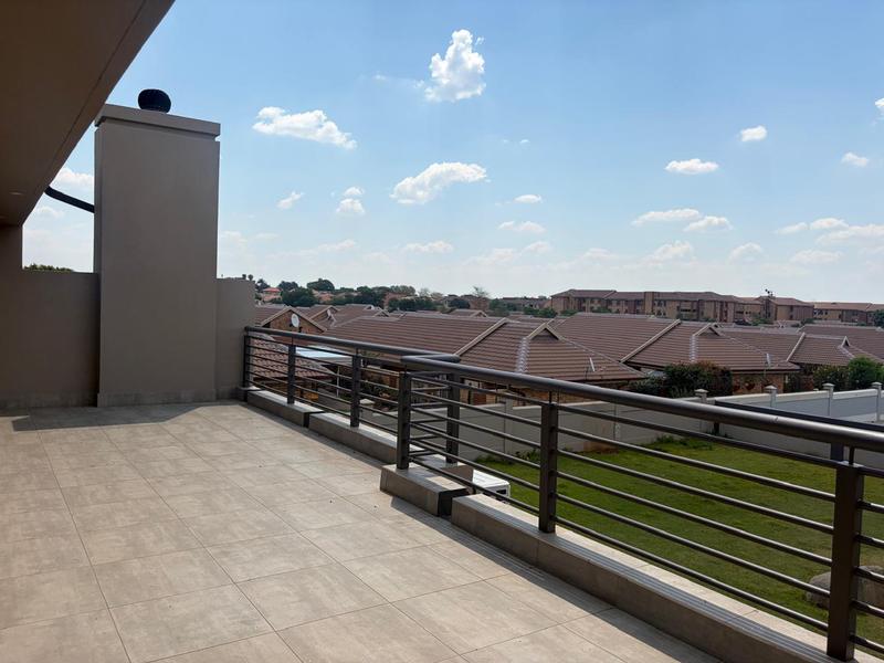6 Bedroom Property for Sale in Zambezi Country Estate Gauteng