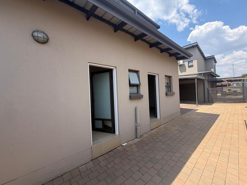 6 Bedroom Property for Sale in Zambezi Country Estate Gauteng